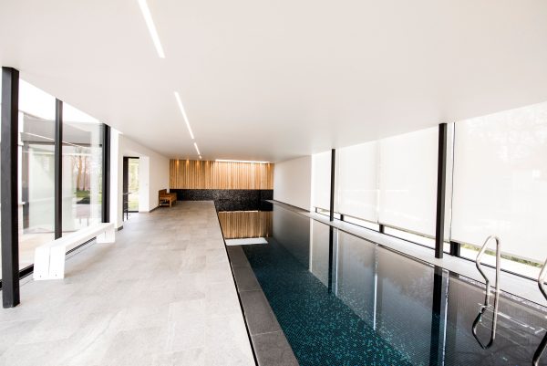 zwembad in veranda
