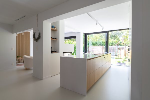 Keuken in leefveranda scandinavische stijl