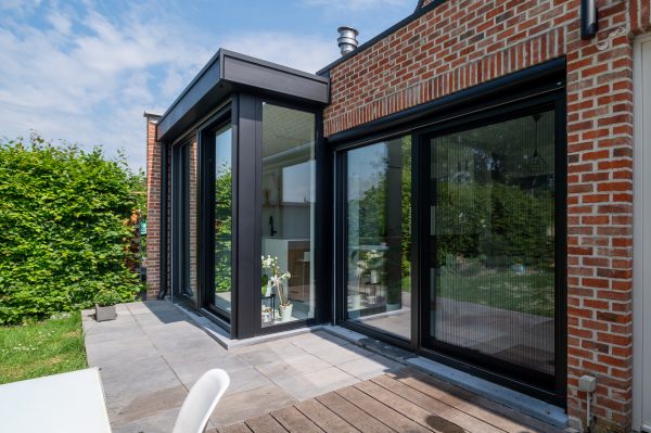 Moderne veranda zwart