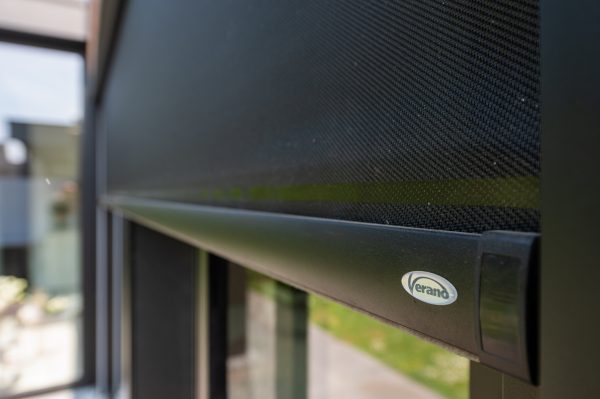 Zwarte screens veranda