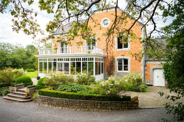 Villa met klassieke tuinkamer